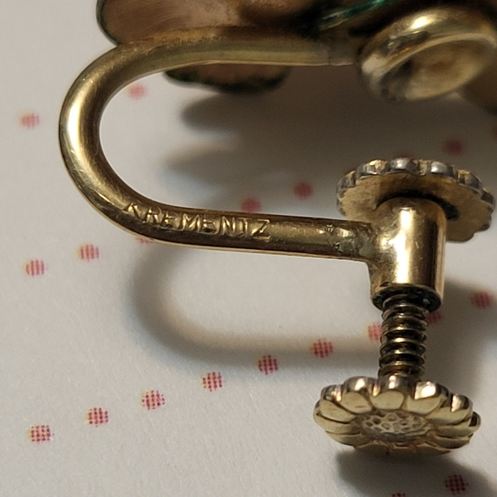 Krementz Vintage Rose Screwback Earrings - Picture 2 of 4